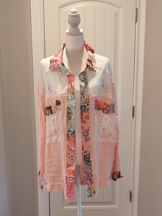 POL Tops - POL Pink Lace-Accent Button Down with Floral Trim